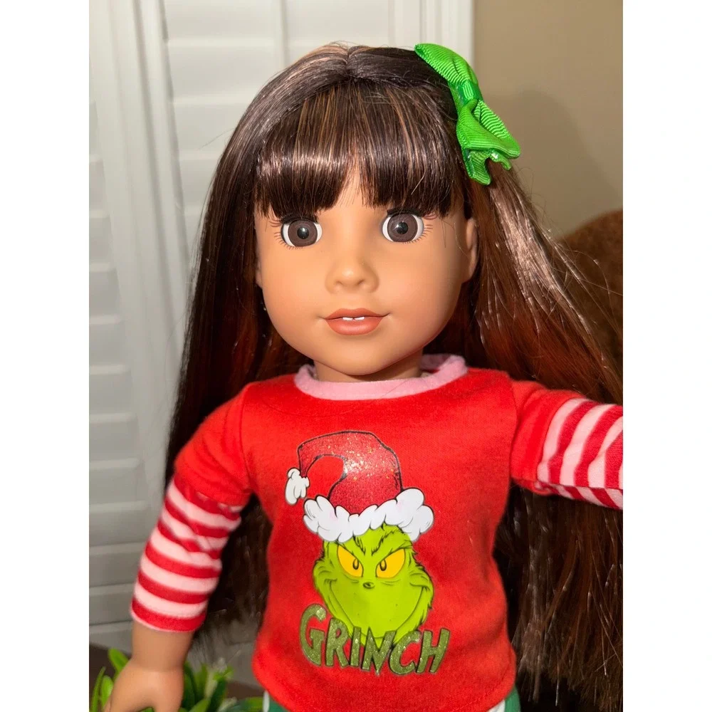 American Girl Doll 122 Brown Hair Highlights Grinch Holiday Outfit & Bow